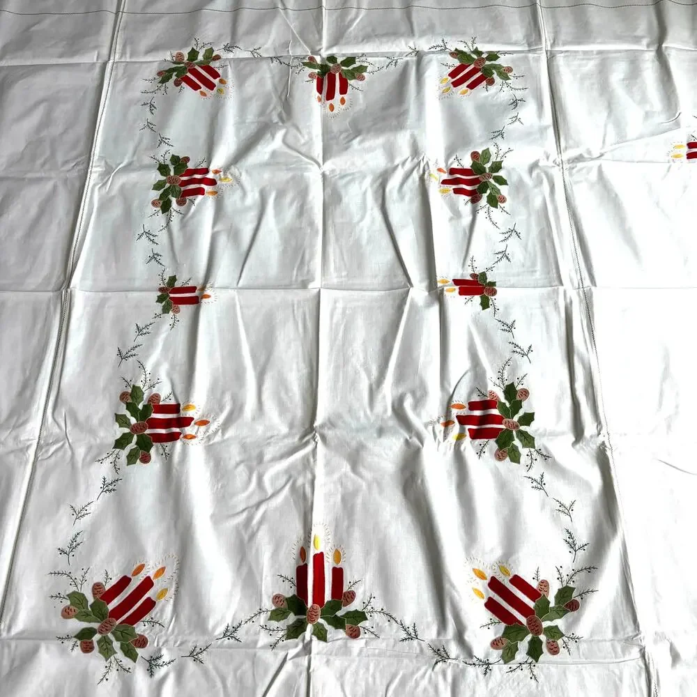 White cotton Christmas holiday tablecloth appliqué & 6 matching napkins flaws